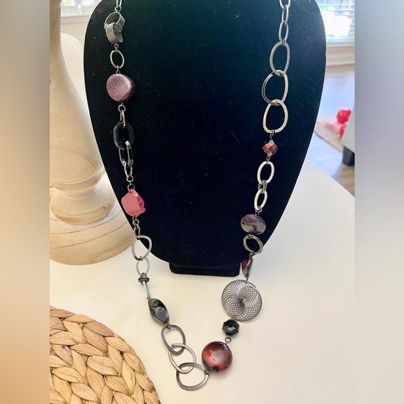 ❌SOLD❌ Vintage Long Chunky Bead & Silver Necklace - Picture 2 of 2